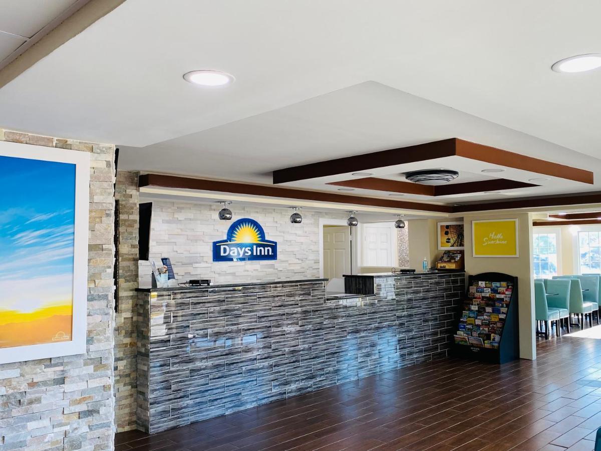 Days Inn By Wyndham Sharonville Exterior photo