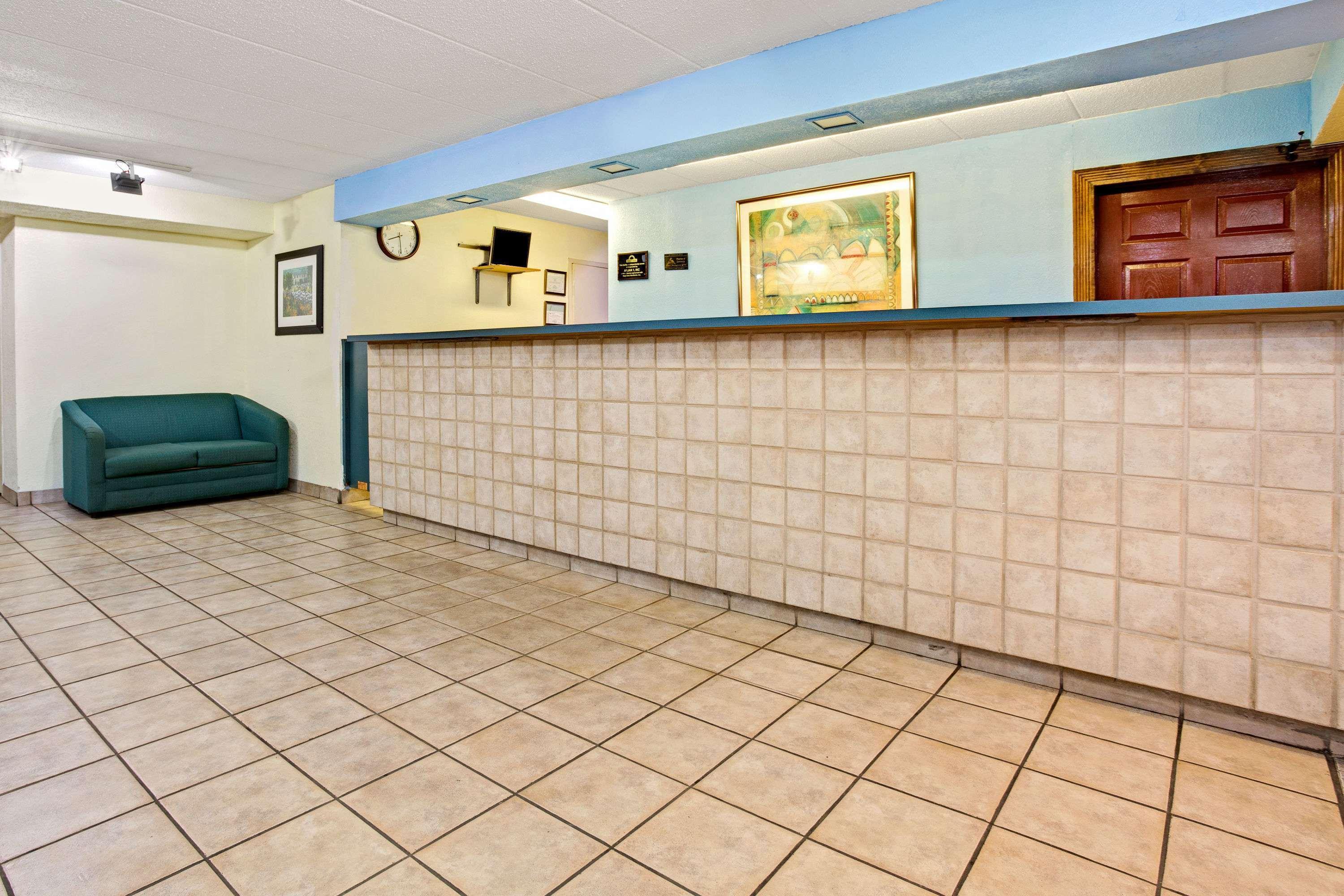 Days Inn By Wyndham Sharonville Exterior photo