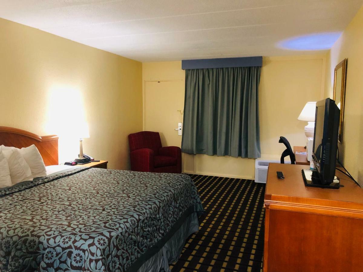 Days Inn By Wyndham Sharonville Exterior photo