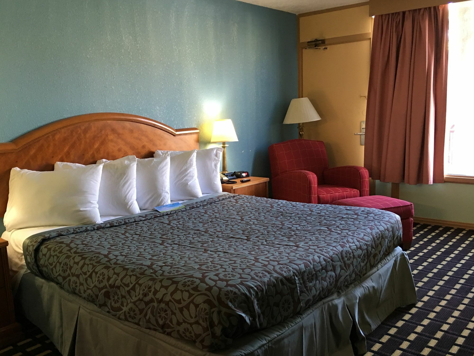 Days Inn By Wyndham Sharonville Exterior photo