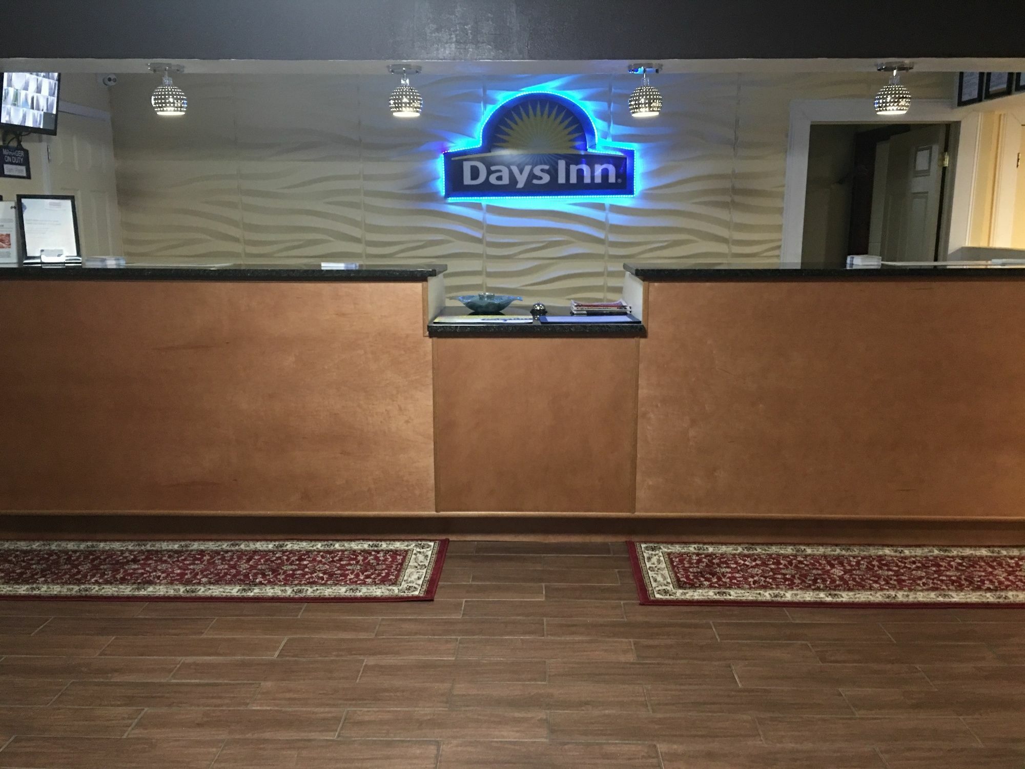 Days Inn By Wyndham Sharonville Exterior photo