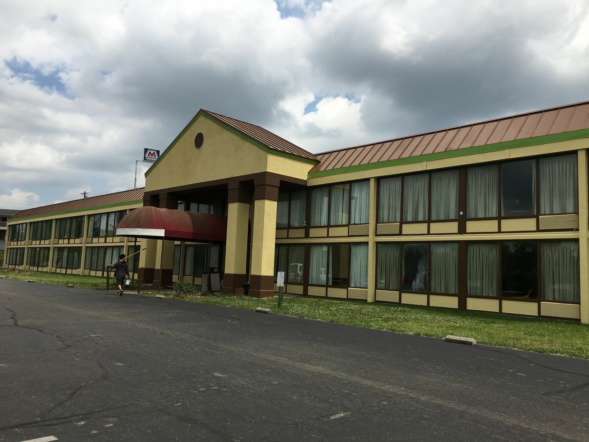 Days Inn By Wyndham Sharonville Exterior photo